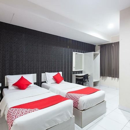 Super Oyo 1163 Hotel Pulai Ипох Экстерьер фото