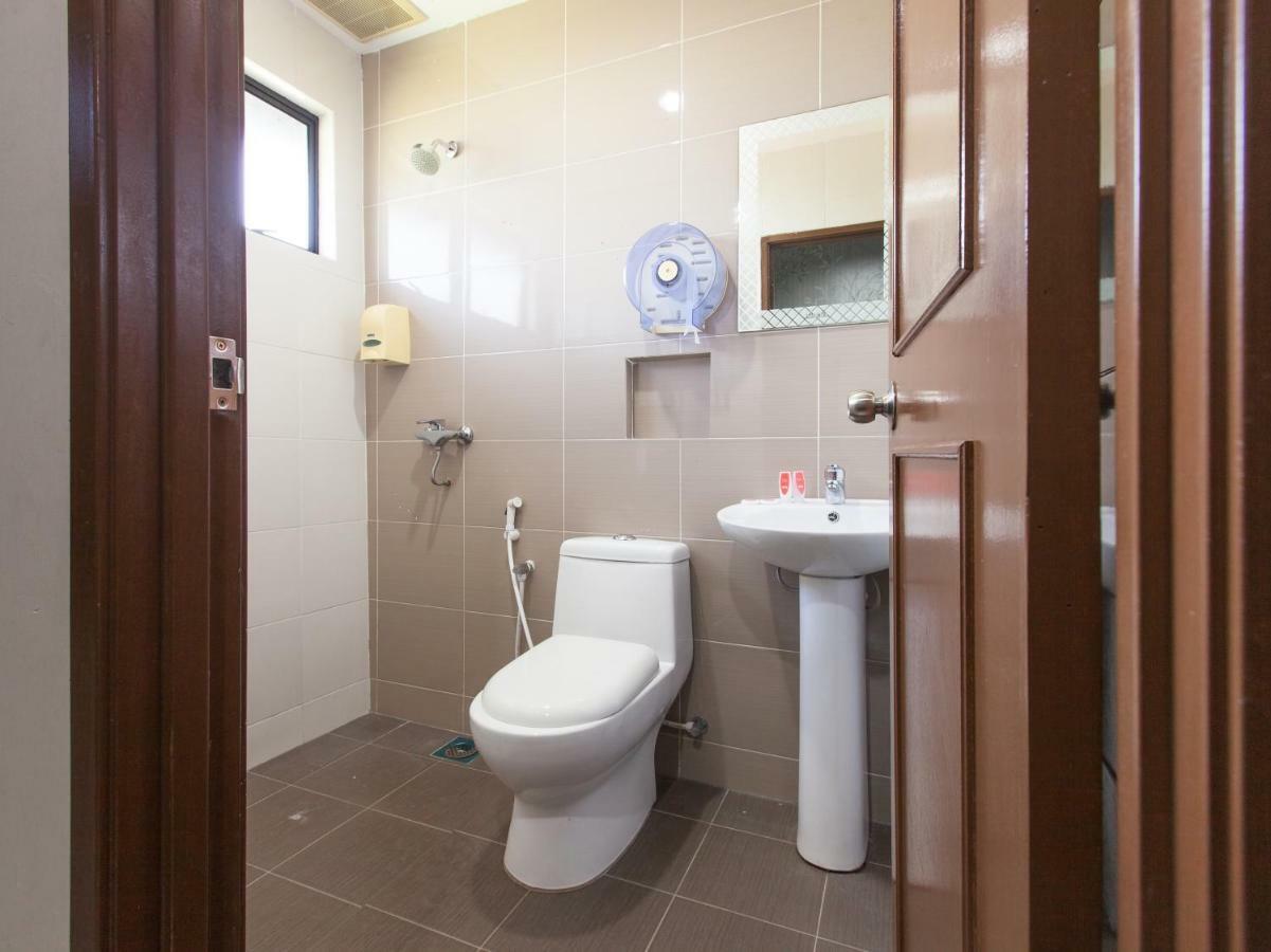 Super Oyo 1163 Hotel Pulai Ипох Экстерьер фото